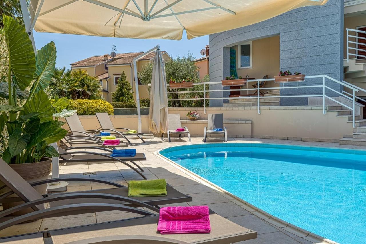 Apartment Complex Irena With Pool Porec Exterior photo