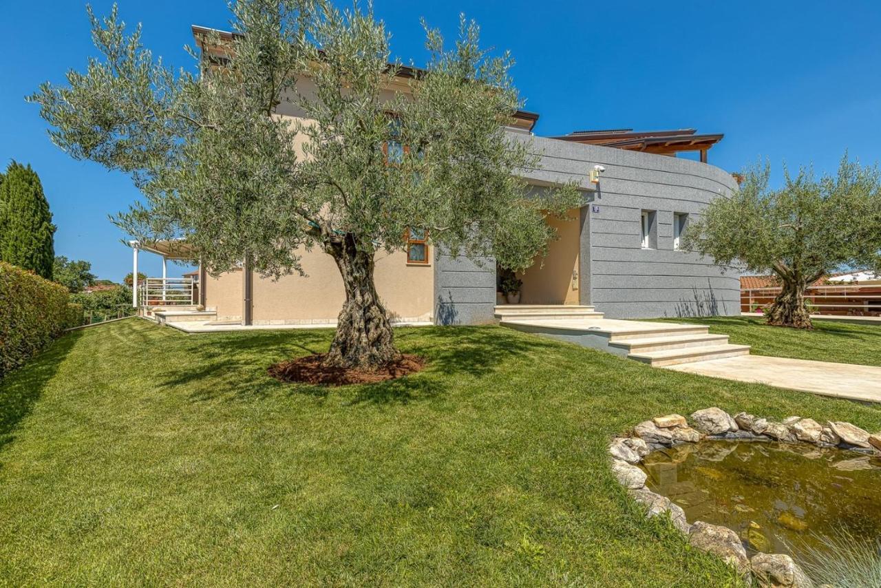 Apartment Complex Irena With Pool Porec Exterior photo